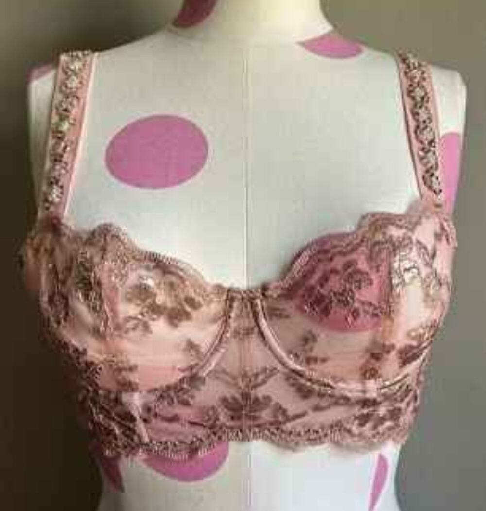 Victoria's Secret Dream Angels push-up bra (34B)